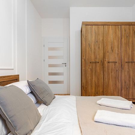 19 Dzielnica Kolejowa P&O Serviced Apartments Warsawa Bagian luar foto